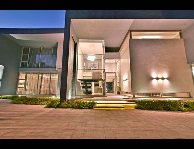 5 BEDROOM HOUSE FOR SALE IN SANDOWN